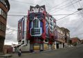 Goals Banget, Pria Ini Ubah Rumah Jadi Markas Transformer!