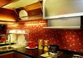 Dapur Merah Marun yang Cantik