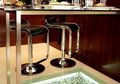 Lantai Dapur Apartemen Ini Cantik Sekali!