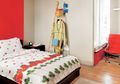 Sentuhan Tradisional di Kamar Modern