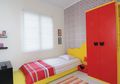 Kuning Merah Cantik di Kamar Anak