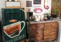 Dapur dan Coffee Corner Vintage yang Serba Coklat di Hunian @tika_johny