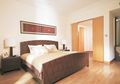 Modern dengan Foyer dan Aksen Garis Nat