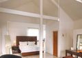 Kamar Tidur Sejuk di Area Mezanin