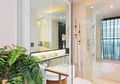 Kamar Mandi Serba Akrilik? Cantik, Lho!