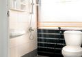 Mozaik Cantik di Lantai Kamar Mandi