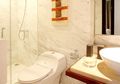 Gantunglah Artwork di Kamar Mandi, Cantik Juga Loh