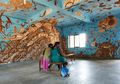 Lukisan Mural Indahkan Ruang Kelas