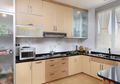 Membuat Dapur Mungil Lebih Bercahaya