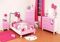 Menggemaskan! Kamar Tidur Tema Hello Kitty