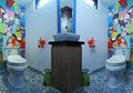 Menemukan Superhero di Toilet Mungil