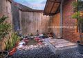 Desain Kamar Mandi: Bambu pun Bisa jadi Pembatas Ruang Privat