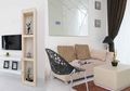 Set Furnitur Pisahkan Ruangan Menjadi Dua Zona