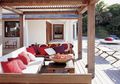 Inspirasi Tempat Bersantai di Bagian Luar Rumah Anda