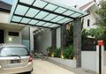 Pergola meneduhkan di carport rumah