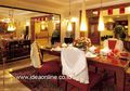 Ruang Makan Kolonial Padat Koleksi Antik, Menarik!