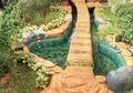 Kolam Ikan dengan Dua Muara