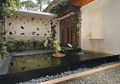 Cantiknya Relaksasi di Innercourt Yard