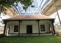 Sentuhan Sejarah di Apartemen Modern