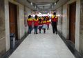 Bersejuk Ria di Lorong Bawah Tanah Monas