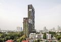 "Kulit" Hijau Bungkus Menara di Bangkok