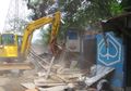 80 Kios Liar Depan Pasar Induk Beras Cipinang Dibongkar