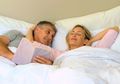 8 Hal yang Bisa dilakukan Pasangan di Tempat Tidur