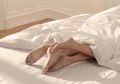 Tips Seks: Tidur Telanjang bersama Pasangan
