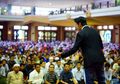 Ippho Santosa: Ingin Sukses? Sukseskan Orang Lain!