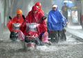 Jika Masih Nekat dan Memaksa Menerabas, Ini Ketinggian Genangan Banjir yang Aman Dilewati Sepeda Motor