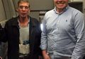 Ketika Laki-laki Inggris Berswafoto Bersama Pembajak Pesawat EgyptAir, Media Menyebut Ini sebagai 'Selfie Terbaik' yang Pernah Ada