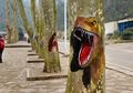 Di Kebun Binatang Unik ini ada Dinosaurus, Panda, dan Rubah yang Tinggal di Pohon