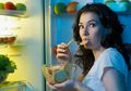 Hentikan Kebiasaan Makan di Tengah Malam dengan Enam Langkah Berikut! (1)