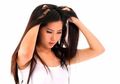 Empat Solusi Alami Mengatasi Rambut Berketombe