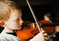 Suka Dengarkan Musik Klasik? Banggalah, Bisa Dipastikan Anda Lebih Cerdas Ketimbang Penikmat Musik Jenis Lain