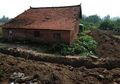 Pasangan Petani Tua Tolak Jual Tanah dan Rumah, Pengembang Buat Parit Sedalam 1,5 M di Sekeliling Rumah