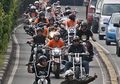 Foto Sekelompok Pengendara Harley Davidson yang Bangga Melintas di Jalur Transjakarta