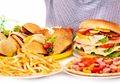 Tidak Bisa Berpaling dari Junk Food? Kita Bisa Kok Membuatnya Lebih Sehat!