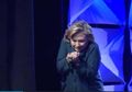 Dilempar Sepatu, Hillary Clinton Bereaksi dengan Guyonan