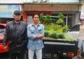 Pendemo Bandung Bawa Oleh-oleh Tanaman Hias untuk Pemprov DKI Jakarta pada Demo 4 November