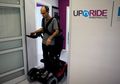 Teknologi Baru UPnRIDE Memungkinkan Pengguna Kursi Roda Bisa Berjalan Lagi