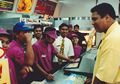 Muhammad Ali di Jakarta: Traktir Orang-orang di McDonalds dan Sempat Dipalak