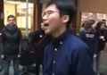 Orang Ini Hanya Perlu Ucapkan 3 Kata untuk Hentikan Demonstrasi Anti-Trump