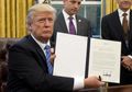 Untuk Cegah Penembakan Massal, Donald Trump Berencana Mempersenjatai Guru Sekolah