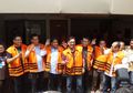 Gunakan Hak Pilih dalam Pilkada DKI, Tujuh dari Delapan Tahanan KPK Kompak Acungkan Tiga Jari