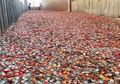 Bottle Cap Alley, Jalanan Unik yang Ditutupi Jutaan Tutup Botol