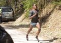 Tak Mau Menyerah, Pelari Asal Kenya Ini Menangkan Maraton 23 km Meski Hanya Menggunakan Kaos Kaki