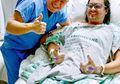 Tak Hanya dalam Kondisi Sadar, Pria Ini Sukses Menjalani Operasi Tumor Otak Sambil Bernyanyi