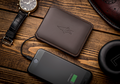 Ini Namanya Dompet Pintar: Punya Kamera, Bisa Jadi Charger, Ada Pula Layanan Hot Spot WiFi-nya, Berminat?