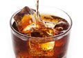Jangan Anggap Remeh Bahaya Minum Soda!